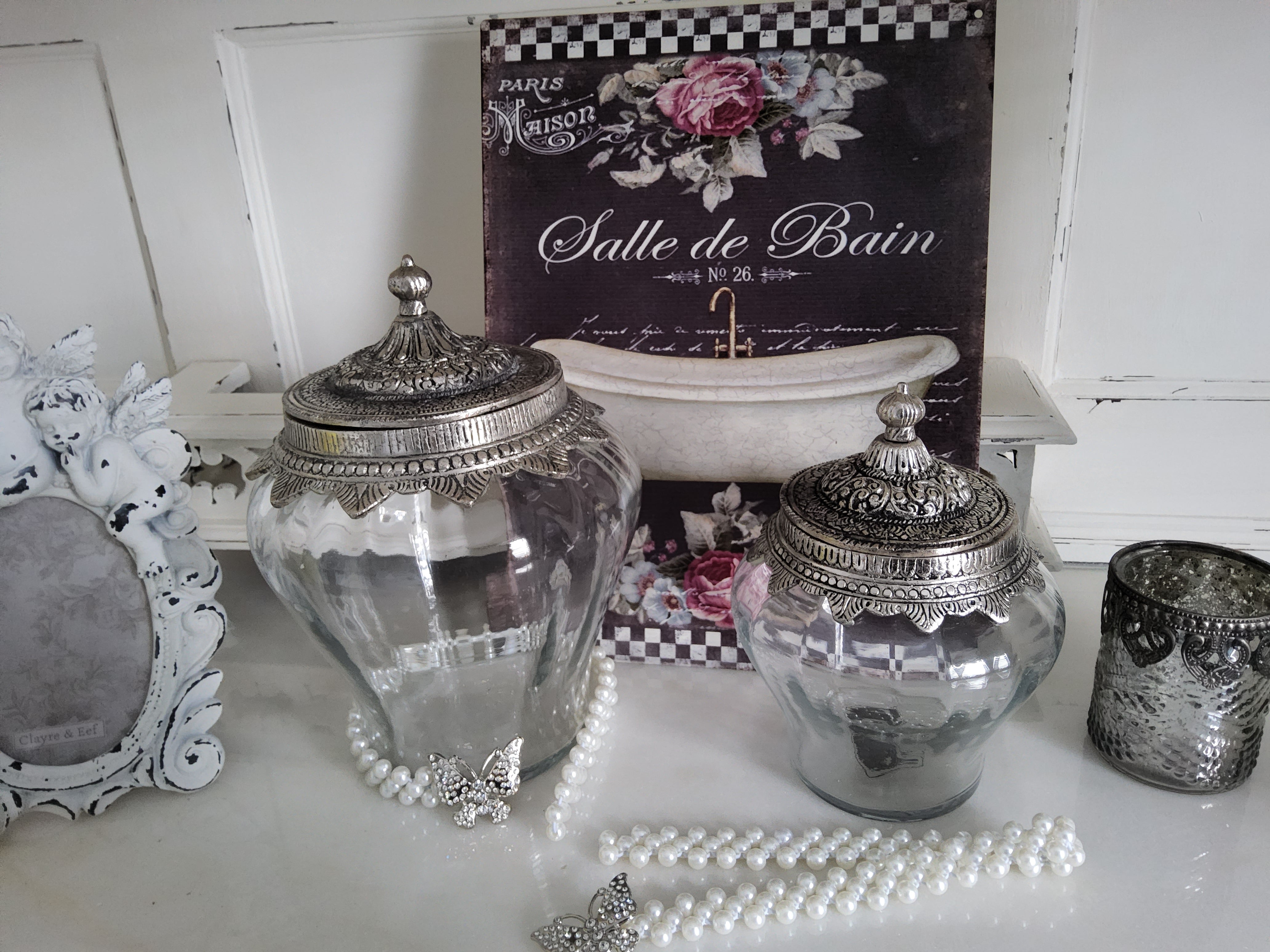 Nostalgic Glass Jars Romantic