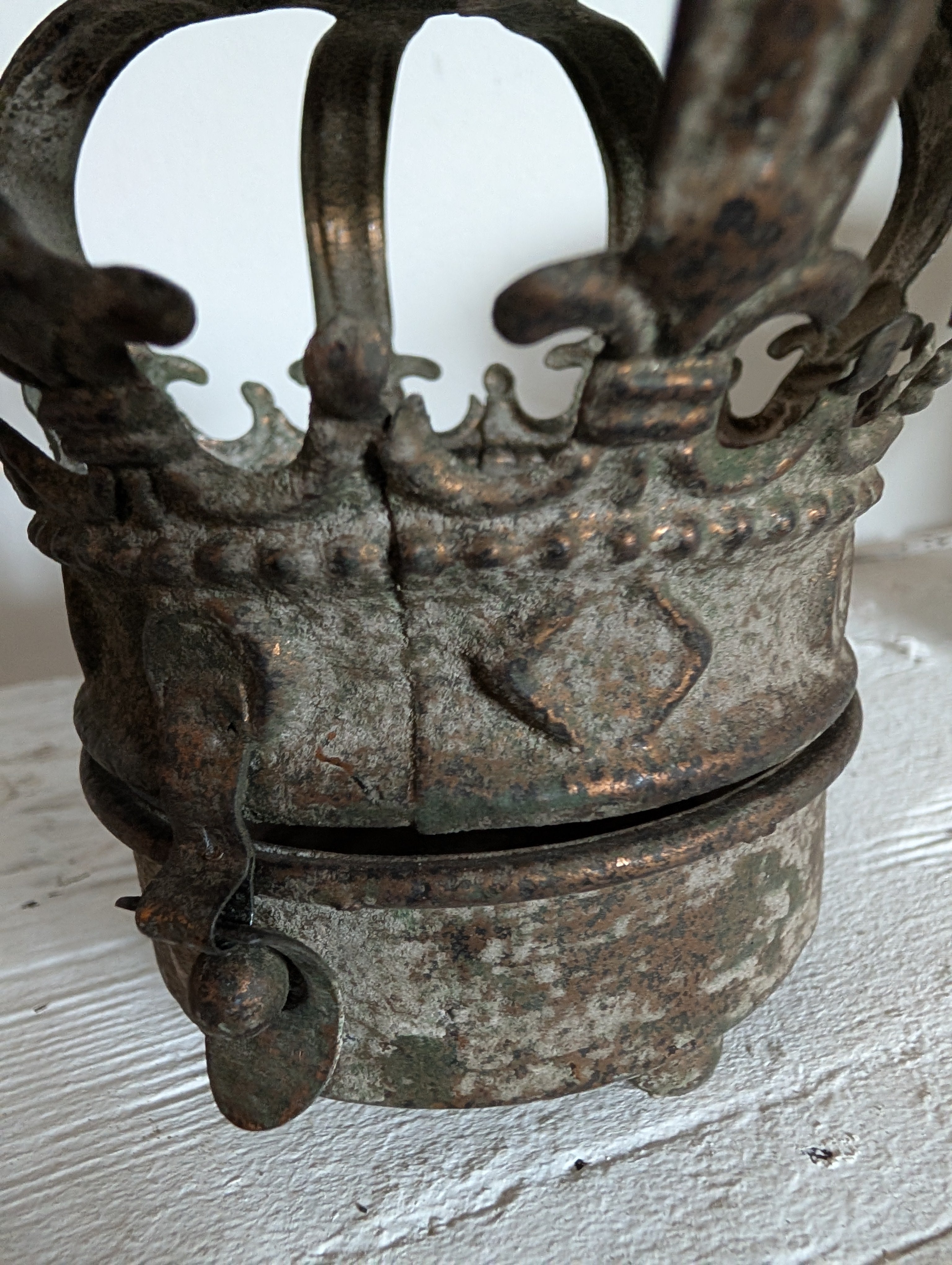 Crown Tea Light Holder