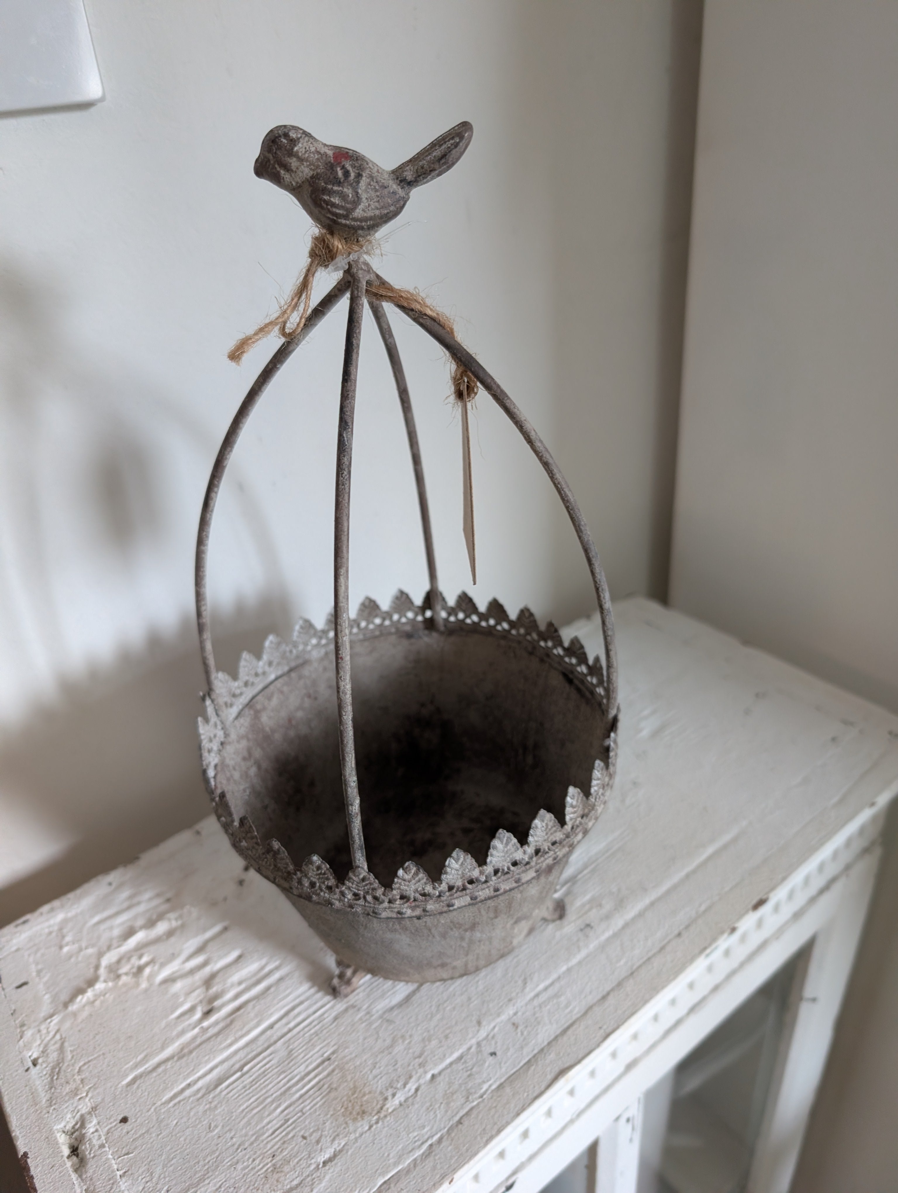 Rustic Metal Tabletop Bowl With Bird - Shabby Chic Vintage Garden Ornament Arch Handle Planter