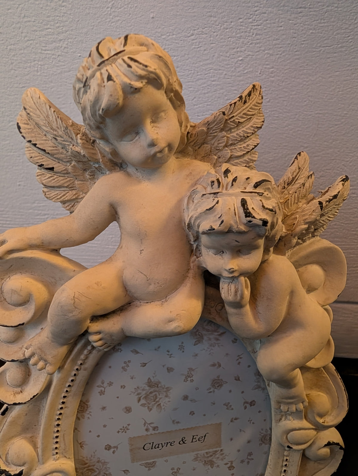 Shabby Chic Antique Style Cherub Photo Frame (14x23cm) – Vintage Angel Picture Frame