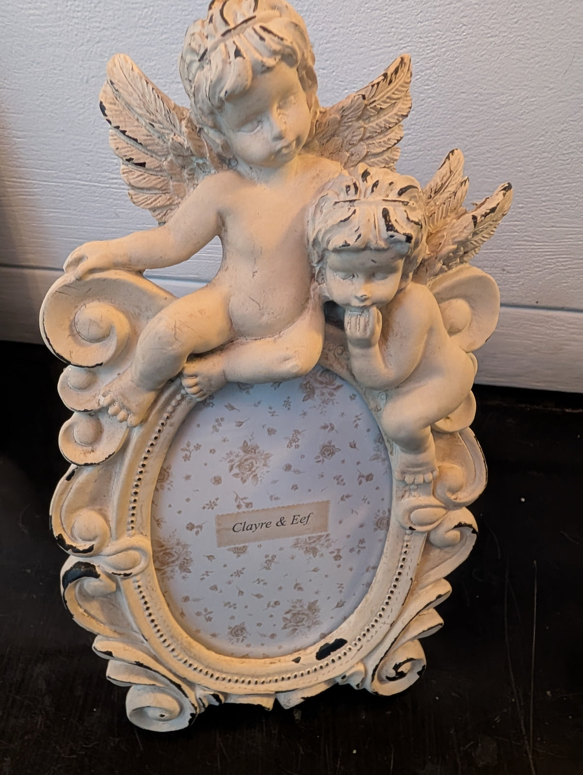 Shabby Chic Antique Style Cherub Photo Frame (14x23cm) – Vintage Angel Picture Frame