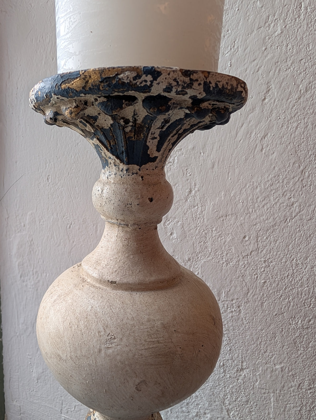 Large Shabby Chic Ceramic Pillar Candle Holder (40cm) – Vintage Distressed Candlestick