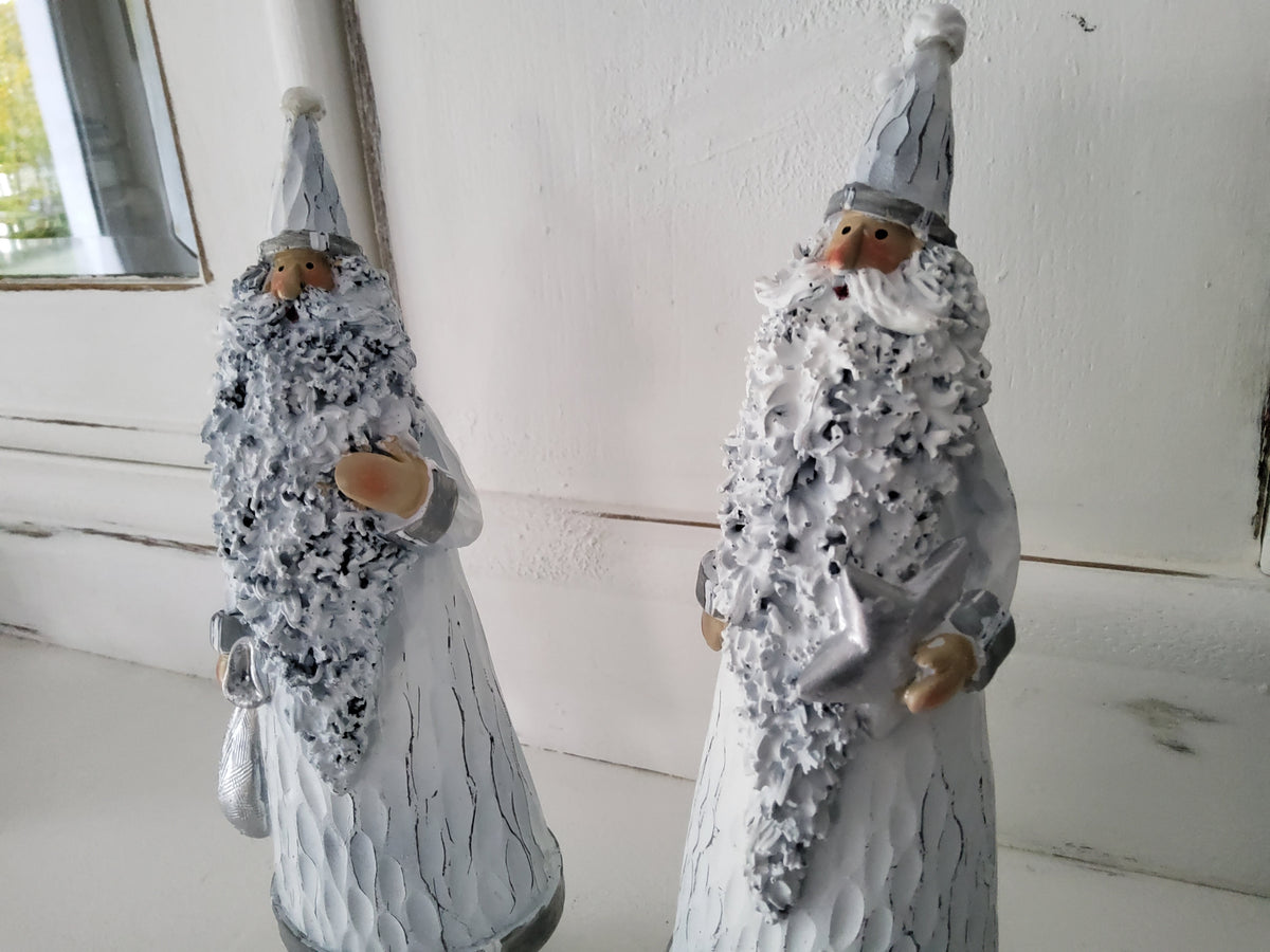 Vintage Shabby Chic Rustic Santa Claus Christmas figurine from Clayre & Eef, 26cm, with distressed finish and festive holiday charm.
