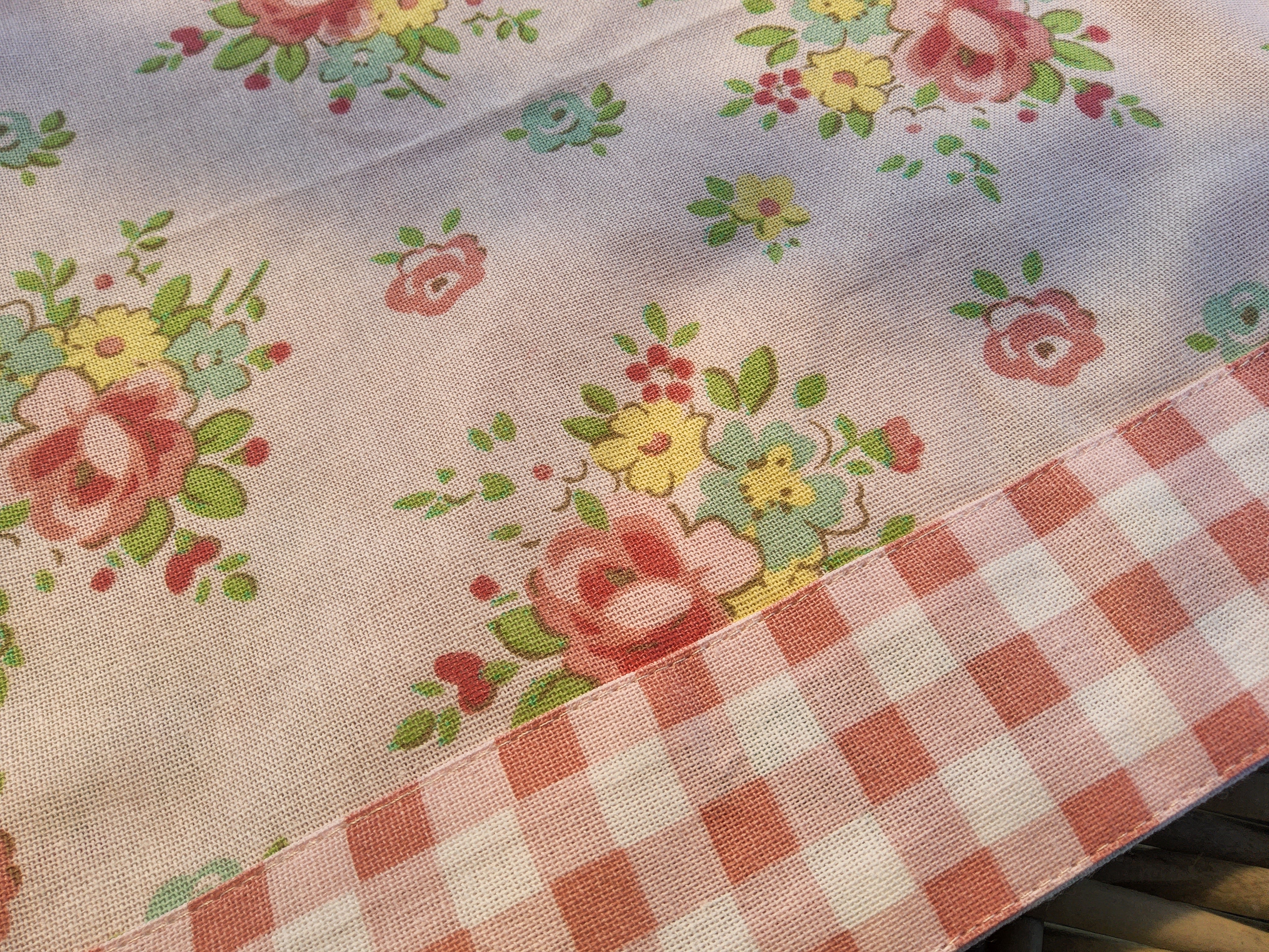 Shabby Chic Floral Cotton Tablecloth - Vintage Country Rose Table Cover 100x100 cm