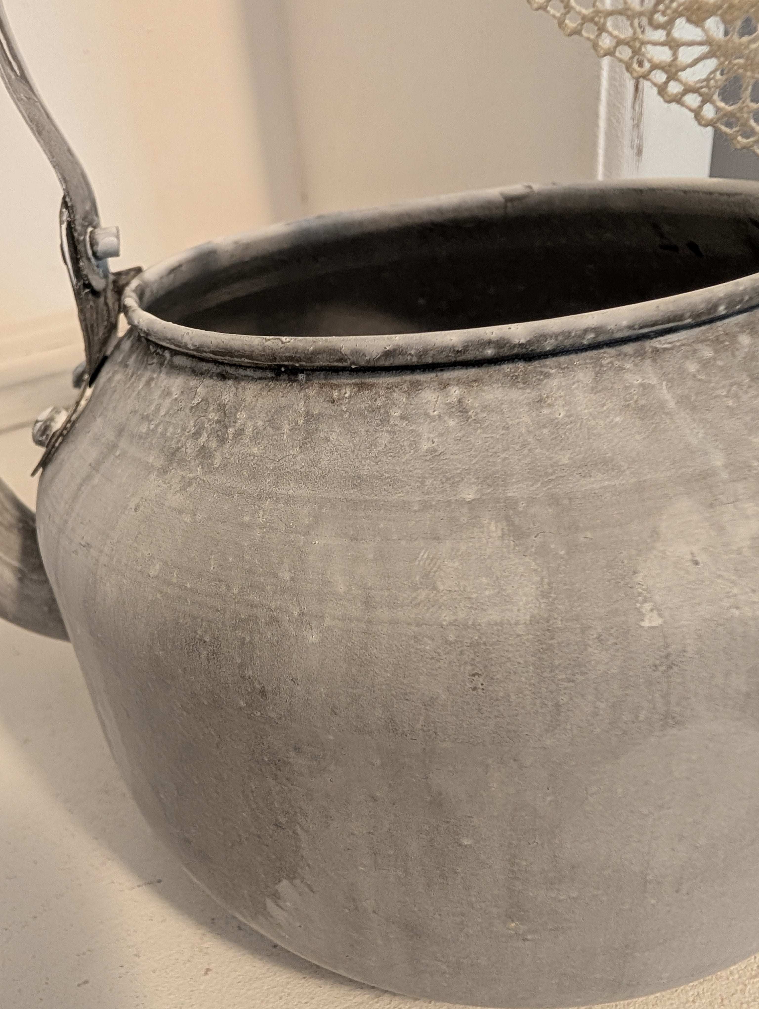 Vintage Kettle Zinc Grey