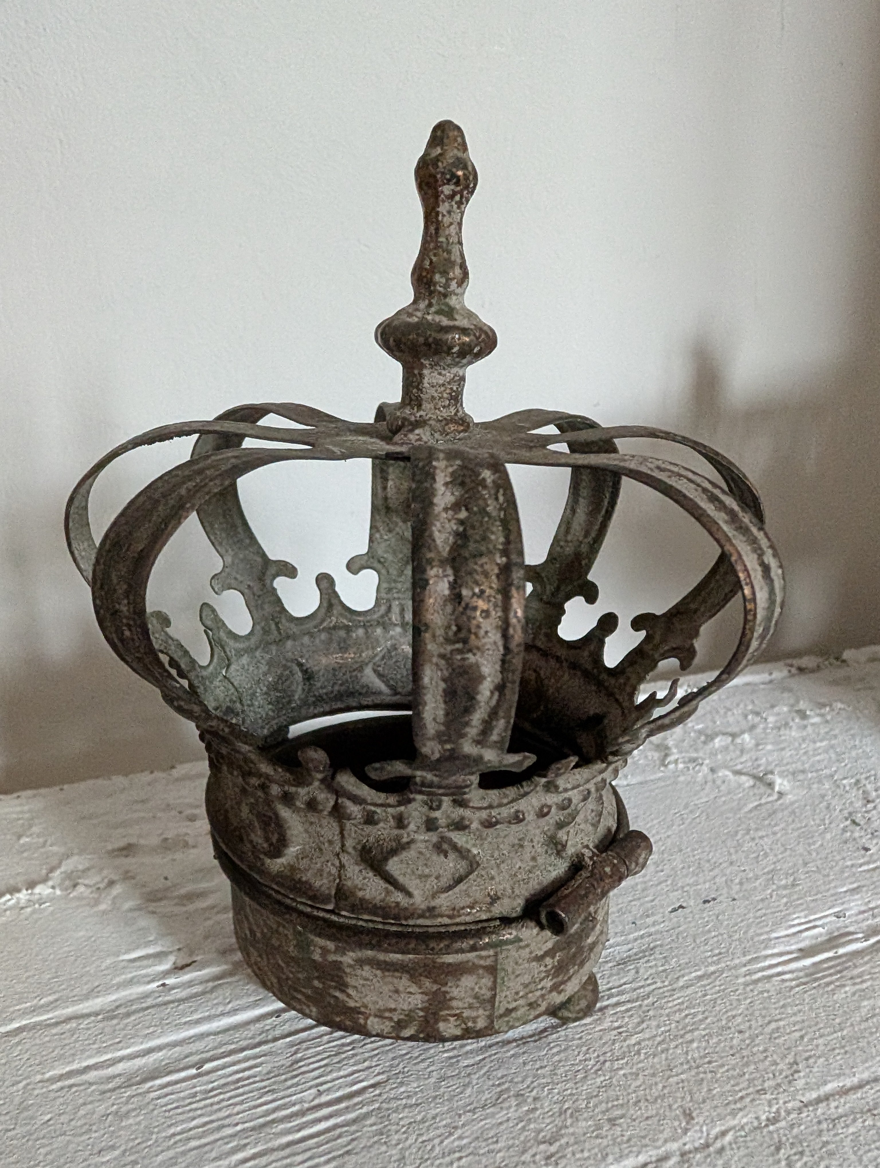 Crown Tea Light Holder