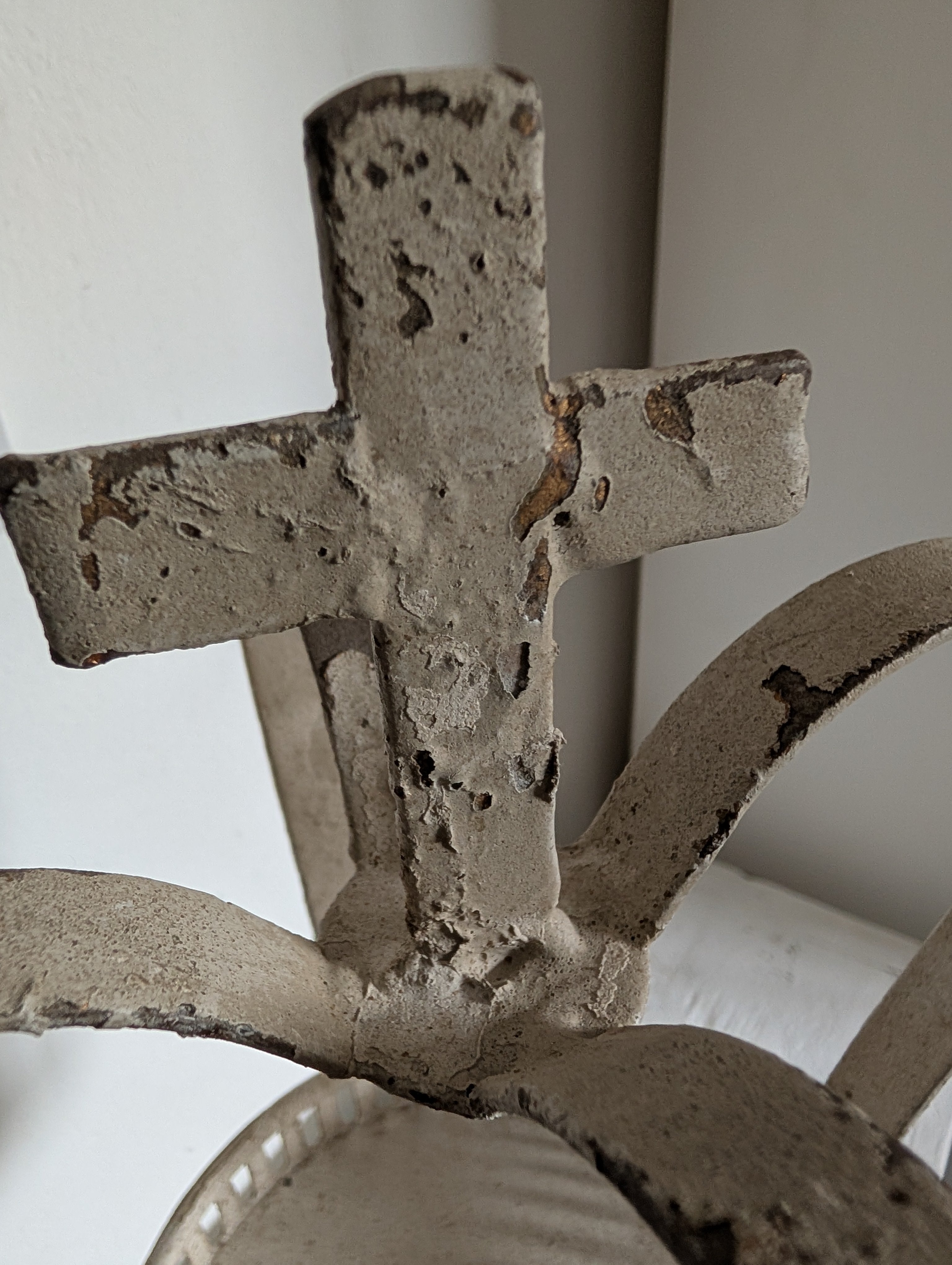 Shabby Chic Metal Crown Candle Holder