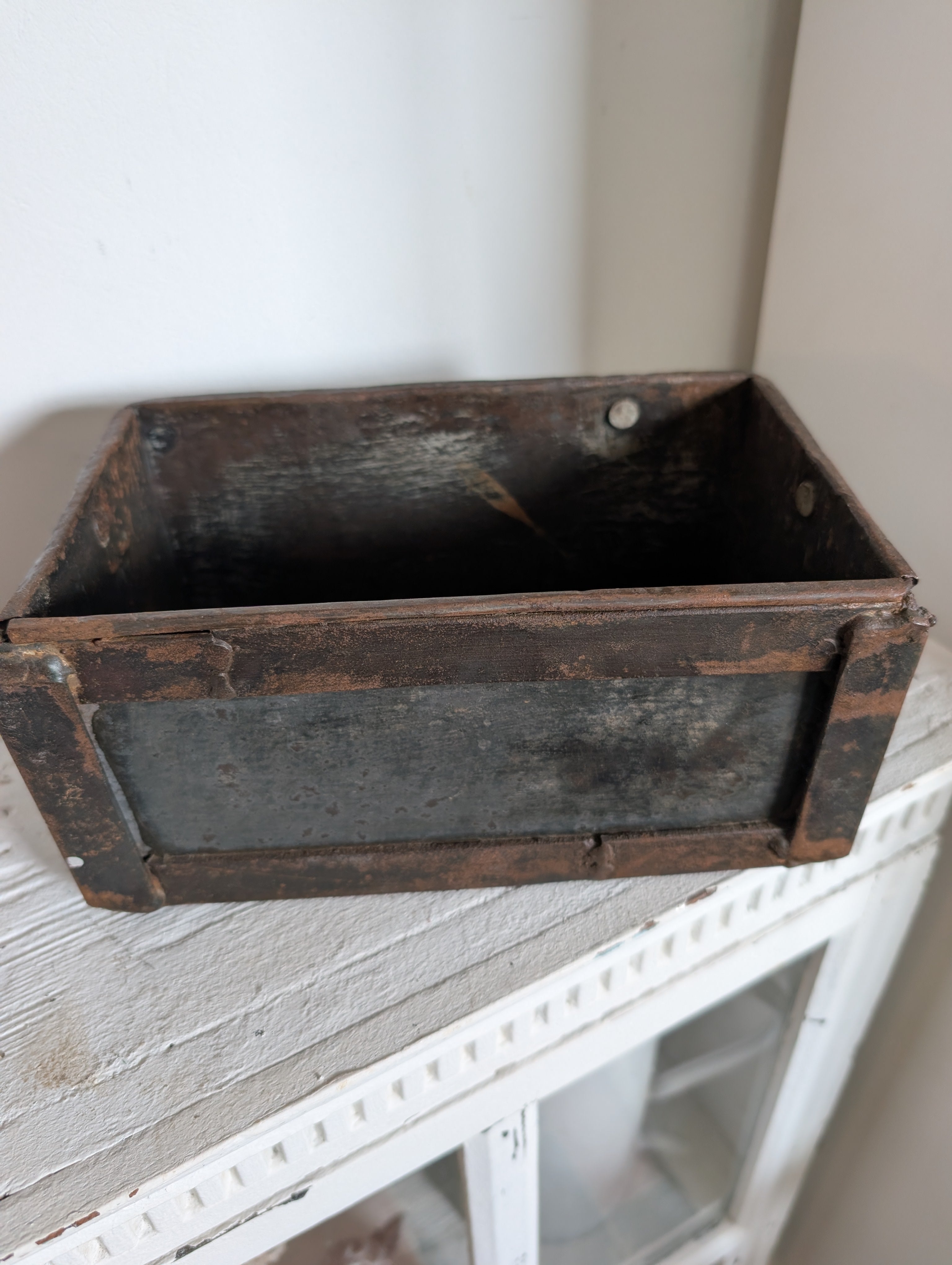 Vintage Brick Mould Metal