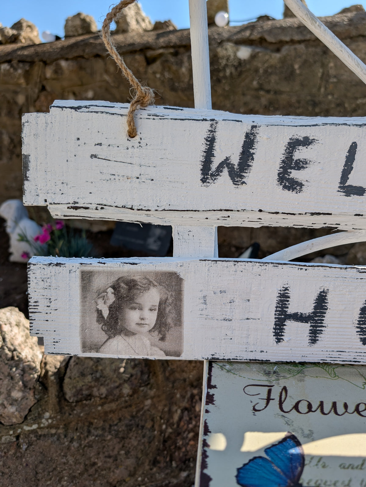 Vintage Shabby Chic Welcome Home Wooden Hanging Sign (58x19cm)