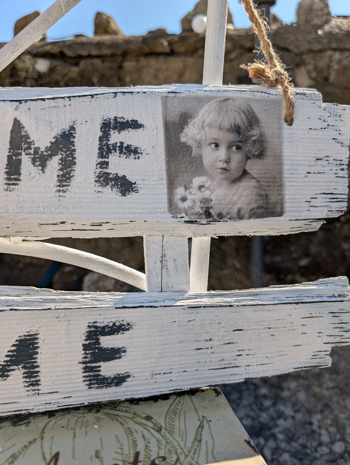 Vintage Shabby Chic Welcome Home Wooden Hanging Sign (58x19cm)