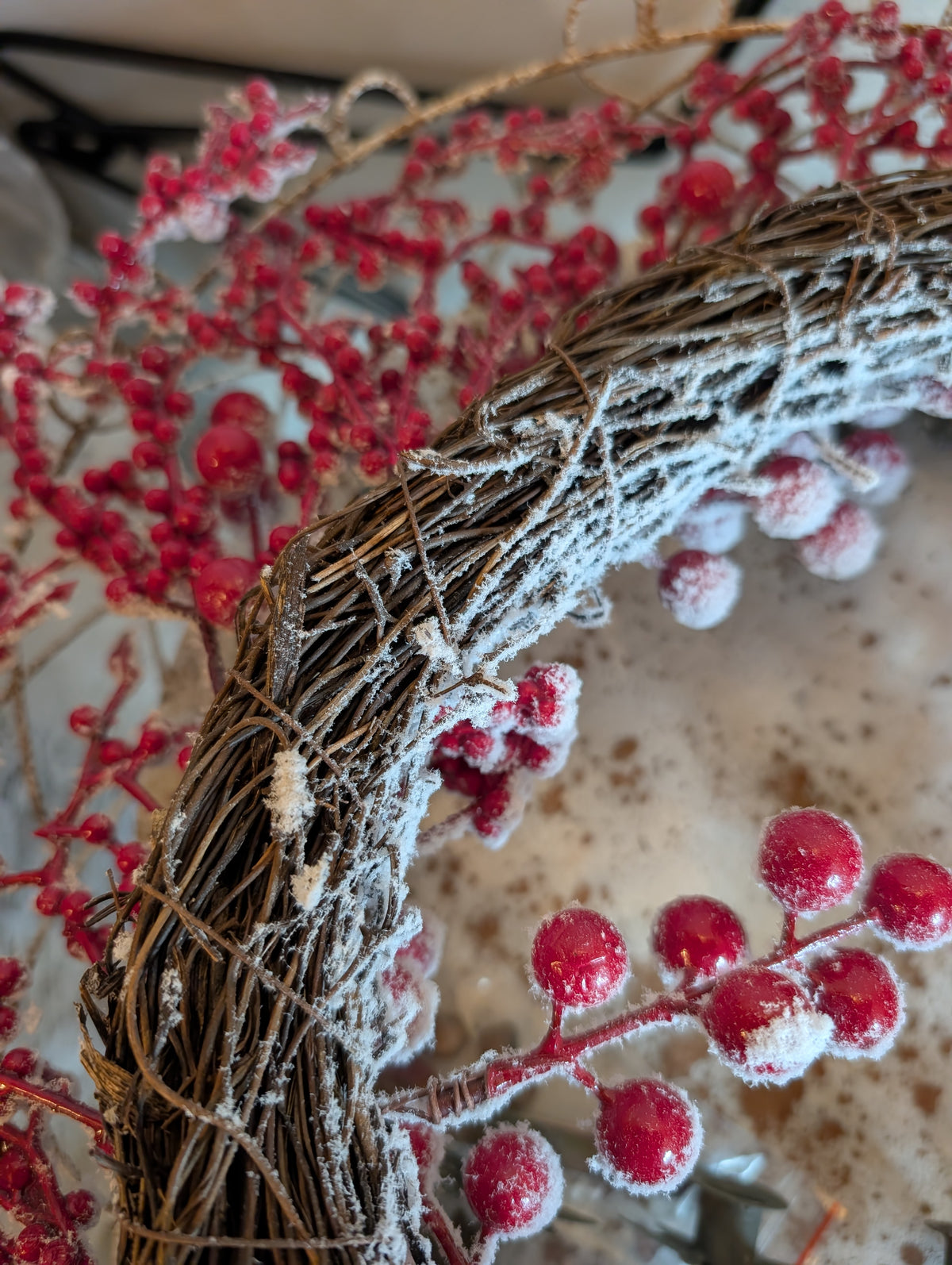 Large Frosted Red Berry Christmas Wreath (55cm) – Snow Covered Winter Door Wreath Decor