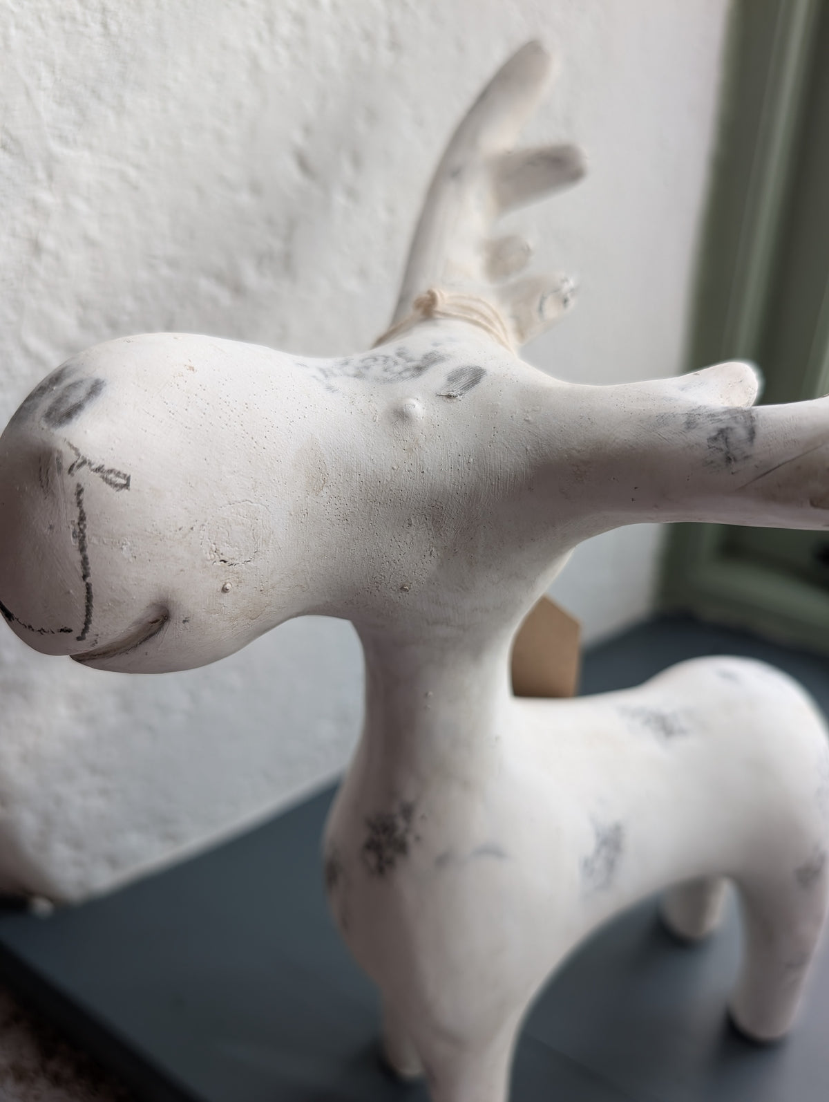 Shabby Chic Ceramic Christmas Reindeer Figurine 25x14cm